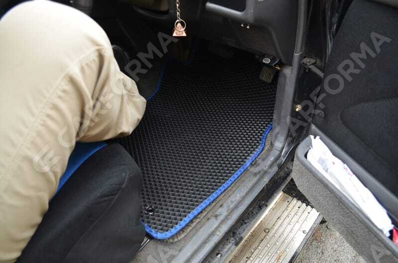 Коврики на Toyota Hilux Surf II 1989&nbsp;-&nbsp;1995 в Хабаровске