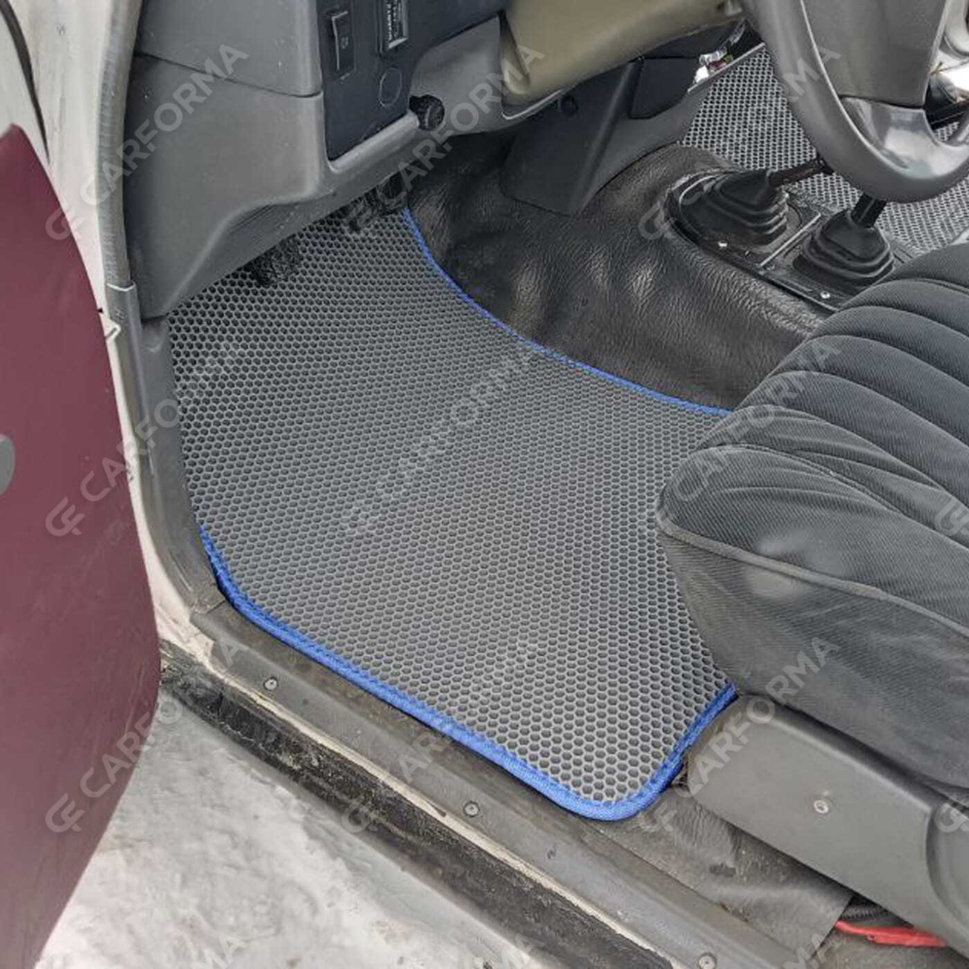 Ворсовые коврики на Toyota Hilux V 1988&nbsp;-&nbsp;1997 в Хабаровске