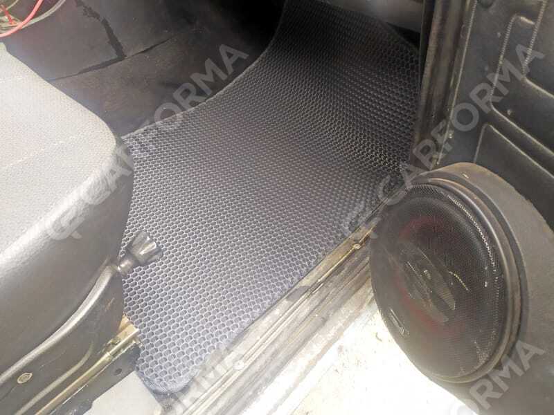 Коврики на Lada (ВАЗ) 2101, 2102, 2103, 2104, 2105, 2106, 2107 1970&nbsp;-&nbsp;2012 в Хабаровске
