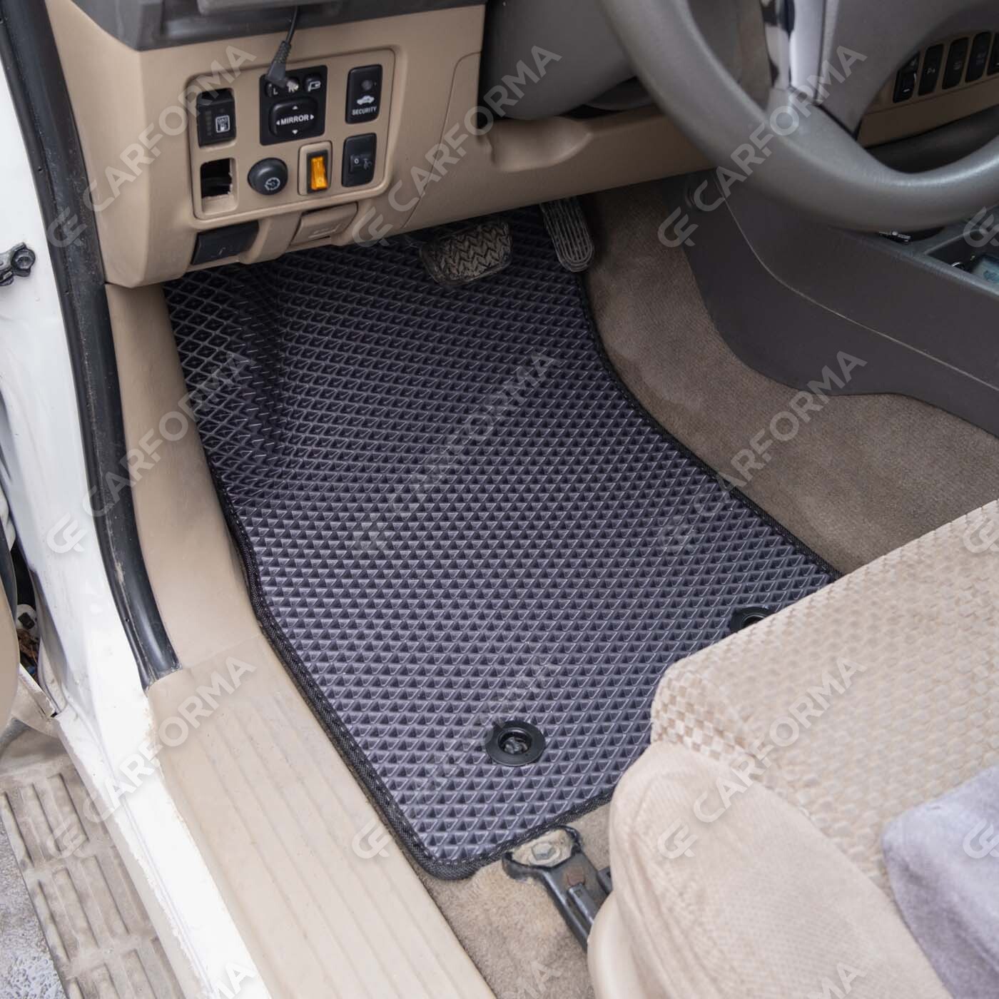 Коврики на Toyota Fortuner I 2004&nbsp;-&nbsp;2015 в Хабаровске