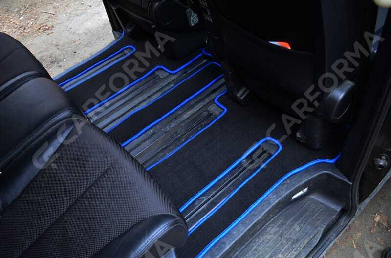 Ворсовые коврики на Nissan Elgrand (E51) 2002&nbsp;-&nbsp;2010 в Хабаровске