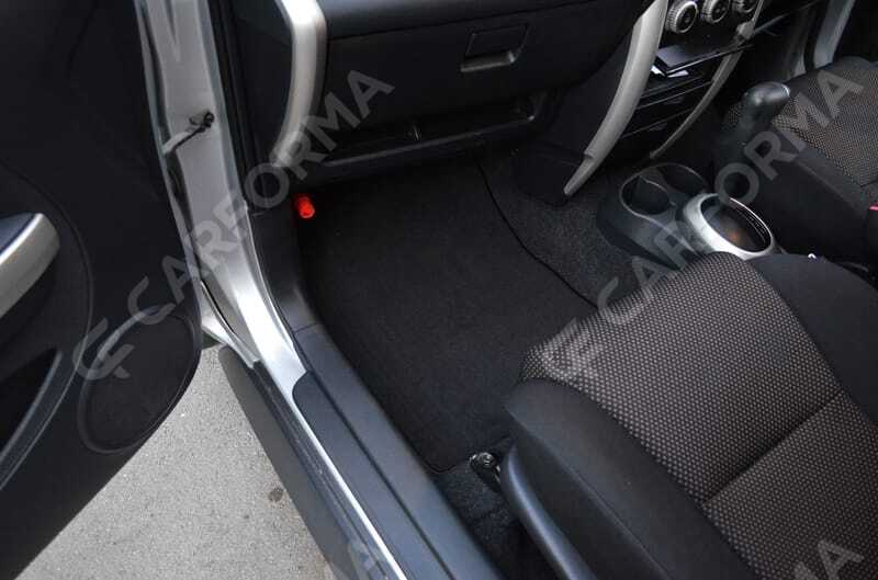 Ворсовые коврики на Toyota Ist I 2002&nbsp;-&nbsp;2007 в Хабаровске