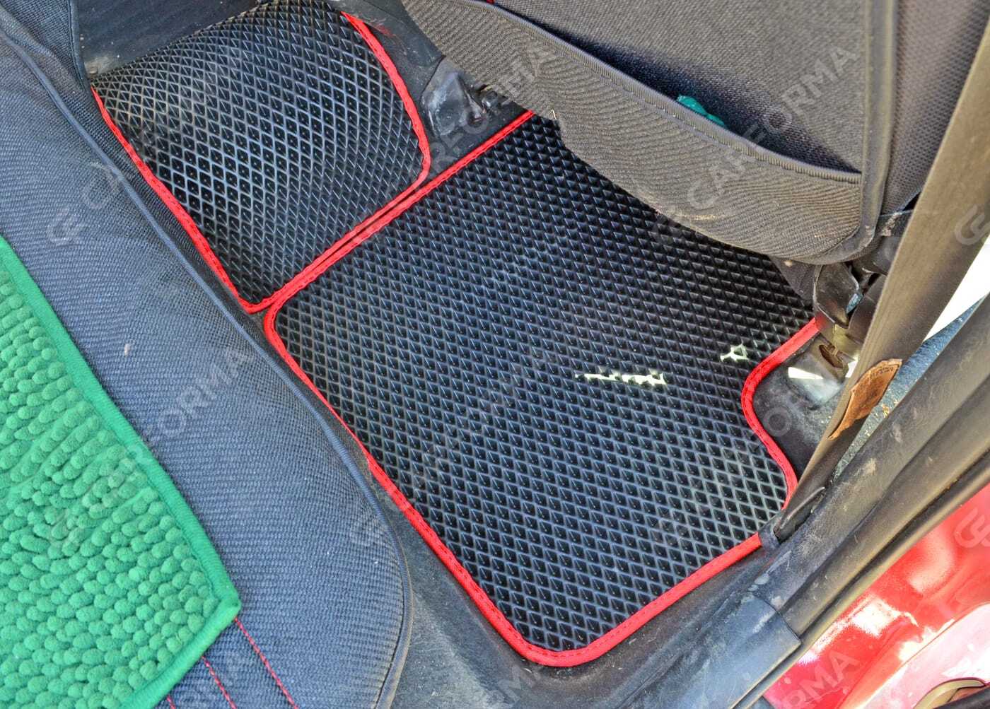 Коврики на Pontiac Vibe I 2002&nbsp;-&nbsp;2008 в Хабаровске