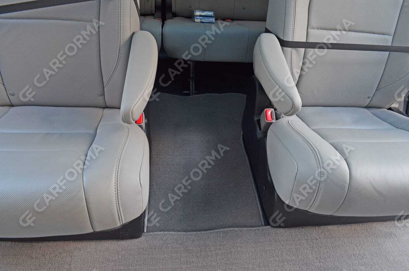 Коврики на Toyota Sienna III 2010&nbsp;-&nbsp;2020 в Хабаровске