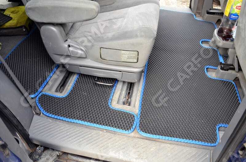 Ворсовые коврики на Mazda MPV II 1999&nbsp;-&nbsp;2006 в Хабаровске