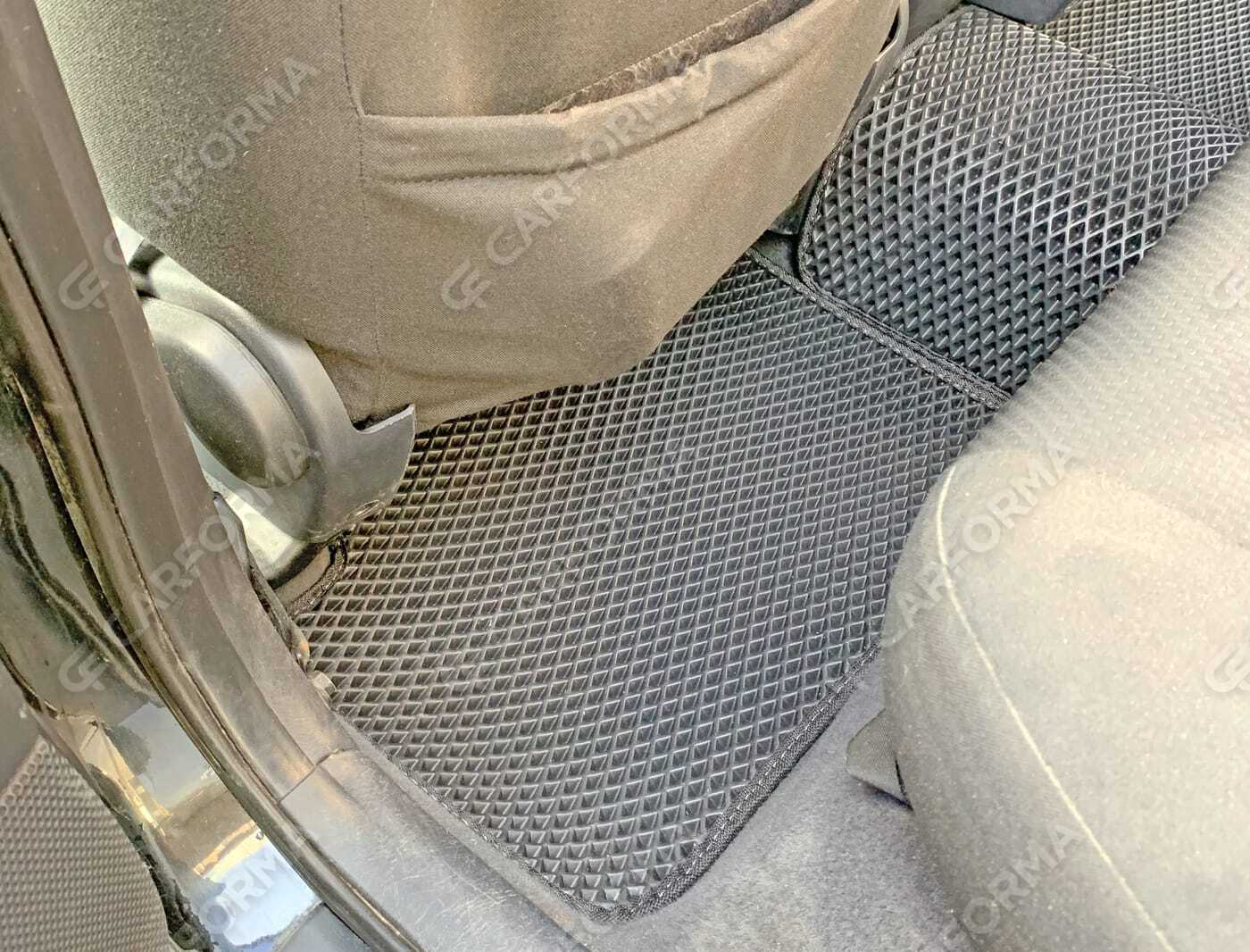 Коврики на Toyota Corolla (E12) 2000&nbsp;-&nbsp;2007 в Хабаровске