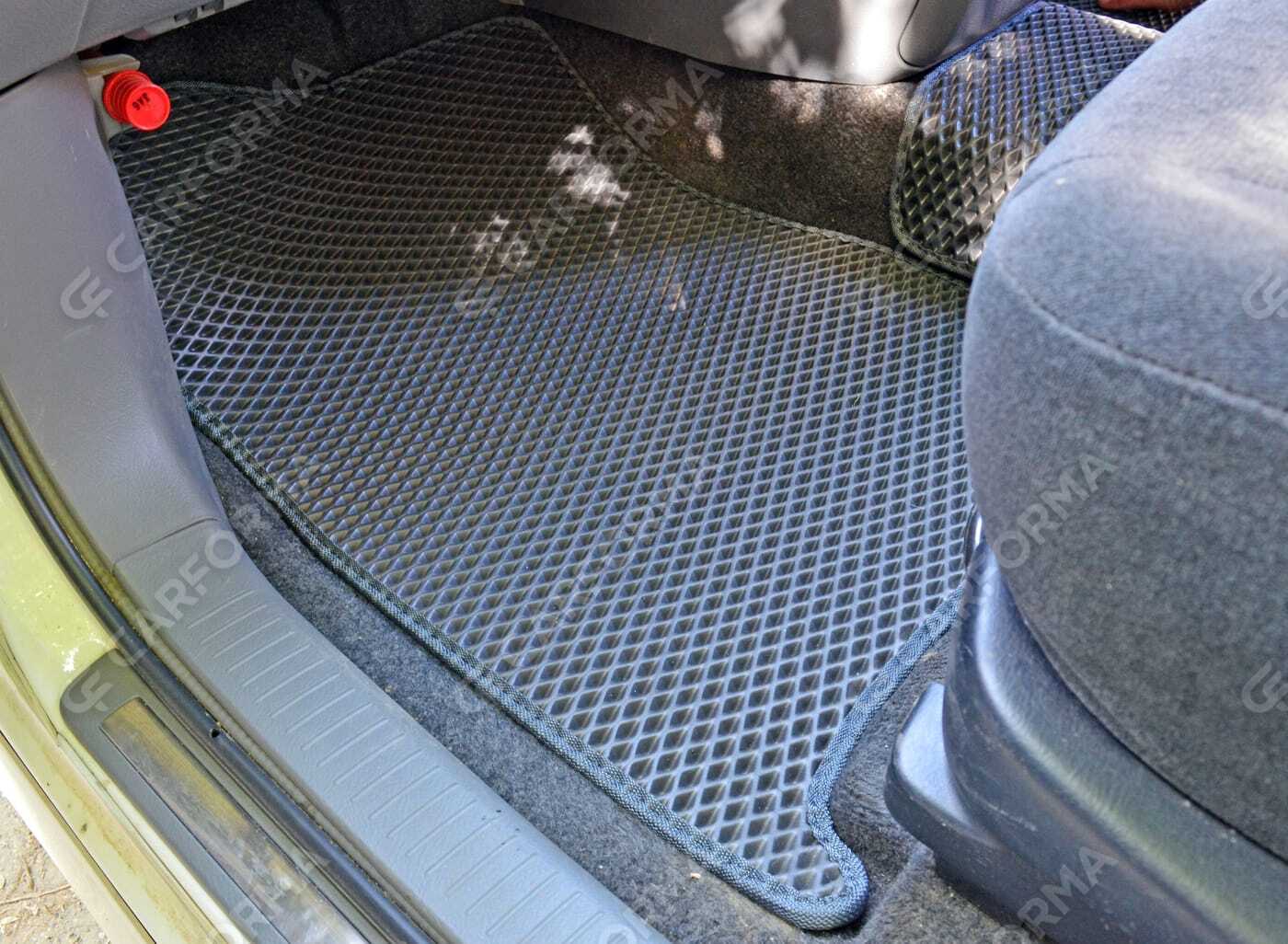 Ворсовые коврики на Toyota Ipsum II 2001&nbsp;-&nbsp;2009 в Хабаровске