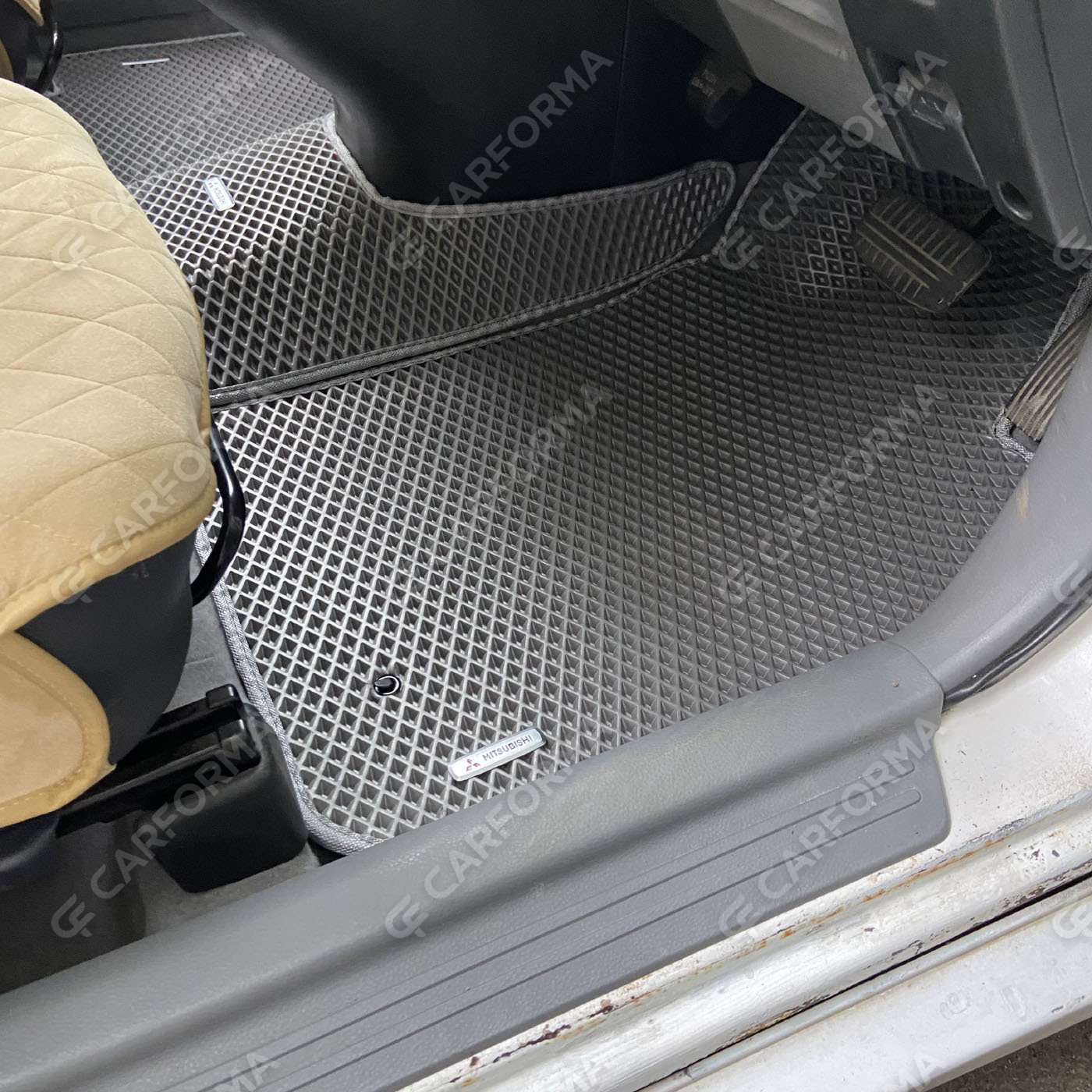 Коврики на Mitsubishi Airtrek 2001&nbsp;-&nbsp;2008 в Хабаровске