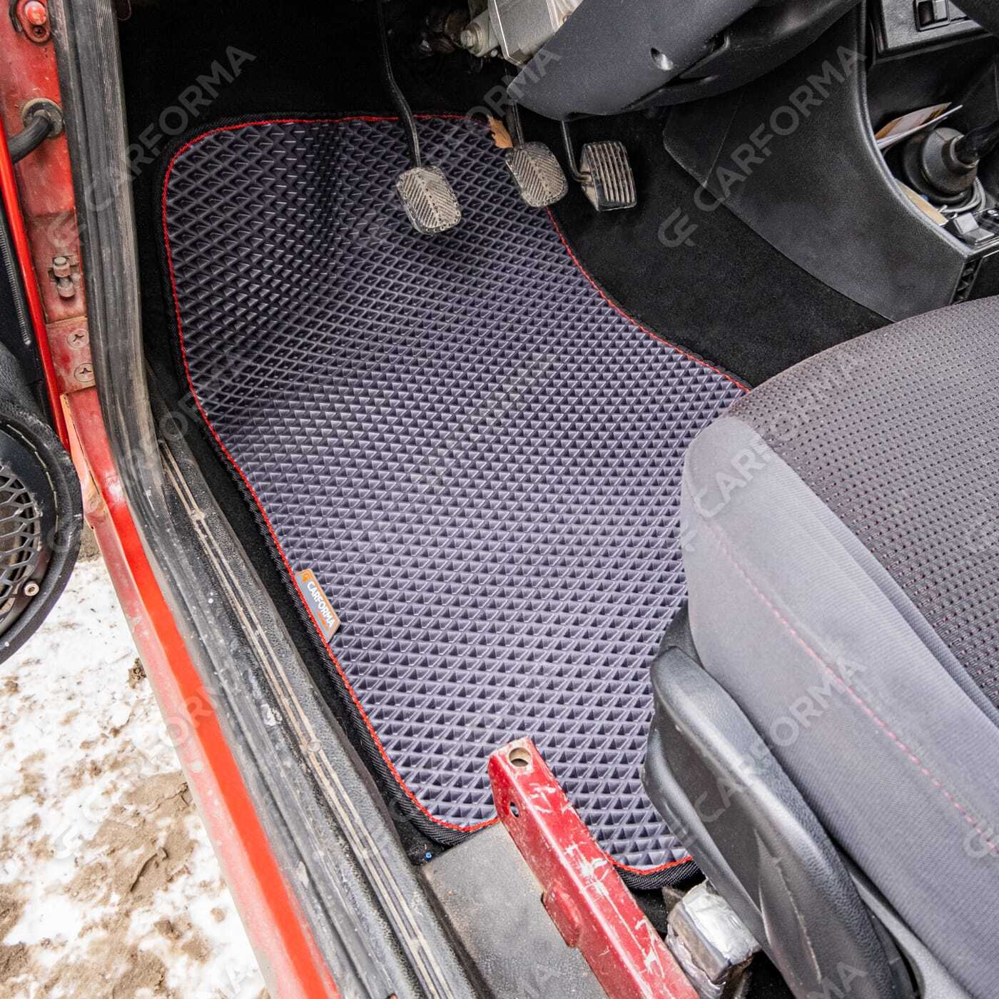 Коврики на Lada (ВАЗ) 2101, 2102, 2103, 2104, 2105, 2106, 2107 1970&nbsp;-&nbsp;2012 в Хабаровске