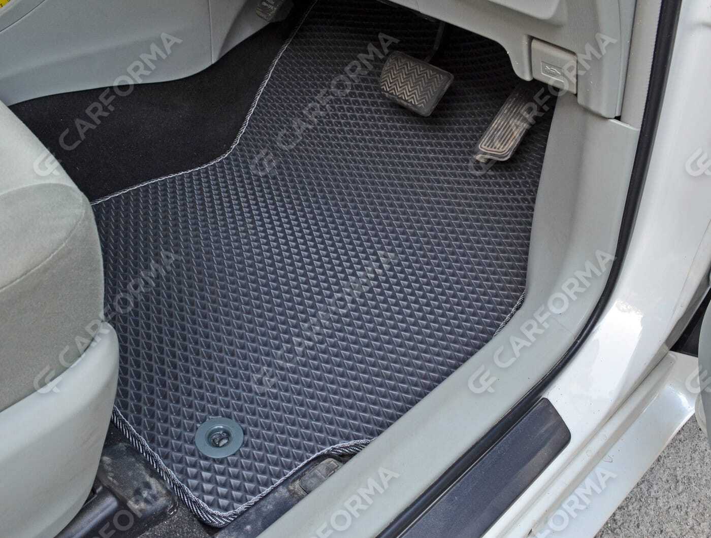 Ворсовые коврики на Toyota Prius Alpha 2011&nbsp;-&nbsp;2021 в Хабаровске