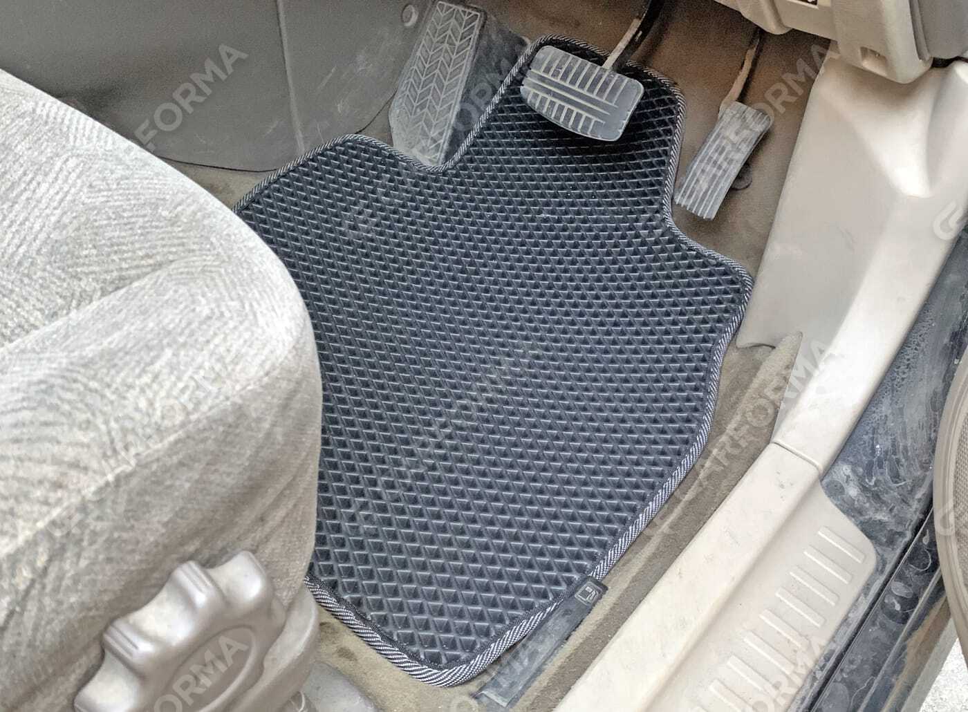 Коврики на Mitsubishi Chariot Grandis 1997&nbsp;-&nbsp;2003 в Хабаровске