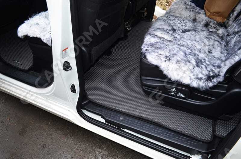 Ворсовые коврики на Toyota Noah (R80) 2014&nbsp;-&nbsp;2021 в Хабаровске