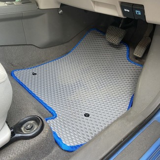 Коврики на Nissan Leaf (ZE0) 2009&nbsp;-&nbsp;2012 в Хабаровске