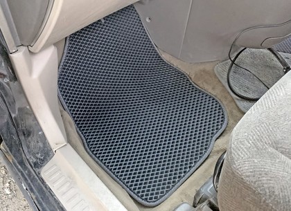 Коврики на Mitsubishi Chariot Grandis 1997&nbsp;-&nbsp;2003 в Хабаровске