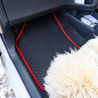 Ворсовые коврики на Toyota Vitz II 2005&nbsp;-&nbsp;2010 в Хабаровске