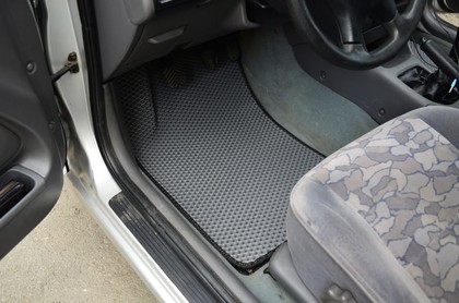 Коврики на Toyota Avensis I 1997 - 2002 в Хабаровске Коврики на Toyota Avensis I 1997 - 2002 в Хабаровске