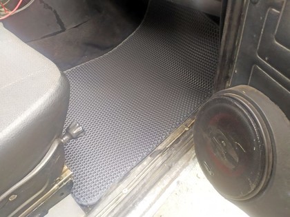 Коврики на Lada (ВАЗ) 2101, 2102, 2103, 2104, 2105, 2106, 2107 1970&nbsp;-&nbsp;2012 в Хабаровске