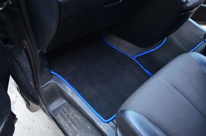 Ворсовые коврики на Nissan Elgrand (E51) 2002&nbsp;-&nbsp;2010 в Хабаровске
