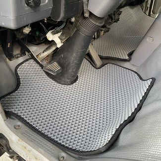 Ворсовые коврики на Isuzu ELF V широкая кабина 1993&nbsp;-&nbsp;2011 в Хабаровске