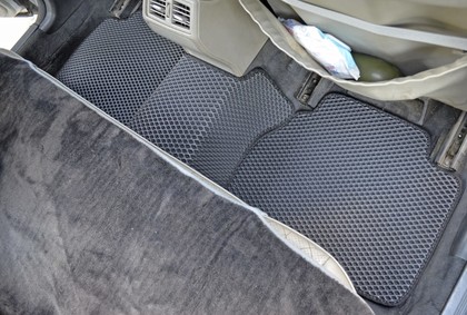 Ворсовые коврики на Mercedes E (W210) 1995 - 2002 в Хабаровске Ворсовые коврики на Mercedes E (W210) 1995 - 2002 в Хабаровске