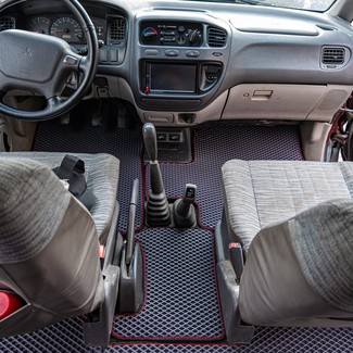 Ворсовые коврики на Mitsubishi Space Gear 1994 - 2007 в Хабаровске Ворсовые коврики на Mitsubishi Space Gear 1994 - 2007 в Хабаровске