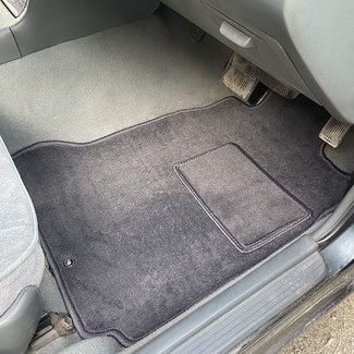 Ворсовые коврики на Nissan Laurel (C34) 1993 - 1997 в Хабаровске Ворсовые коврики на Nissan Laurel (C34) 1993 - 1997 в Хабаровске