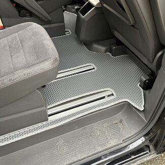 Ворсовые коврики на Volkswagen Multivan (T7) 2021 - 2026 в Хабаровске Ворсовые коврики на Volkswagen Multivan (T7) 2021 - 2026 в Хабаровске