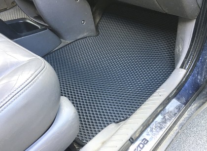 Коврики на Mazda Tribute 2000&nbsp;-&nbsp;2007 в Хабаровске