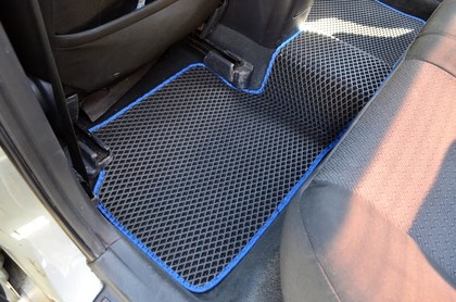 Коврики на Toyota Avensis II 2002 - 2008 в Хабаровске Коврики на Toyota Avensis II 2002 - 2008 в Хабаровске