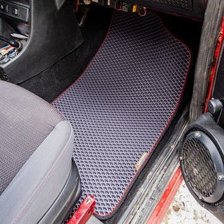 Коврики на Lada (ВАЗ) 2101, 2102, 2103, 2104, 2105, 2106, 2107 1970&nbsp;-&nbsp;2012 в Хабаровске