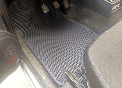 Коврики на Lada (ВАЗ) 2101, 2102, 2103, 2104, 2105, 2106, 2107 1970&nbsp;-&nbsp;2012 в Хабаровске