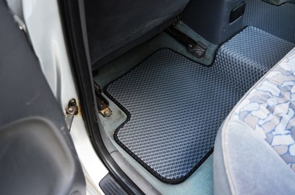 Коврики на Toyota Avensis I 1997 - 2002 в Хабаровске Коврики на Toyota Avensis I 1997 - 2002 в Хабаровске