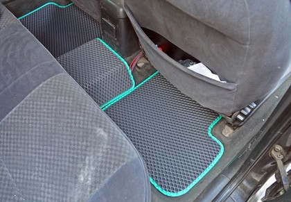 Коврики на Toyota Avensis I 1997 - 2002 в Хабаровске Коврики на Toyota Avensis I 1997 - 2002 в Хабаровске