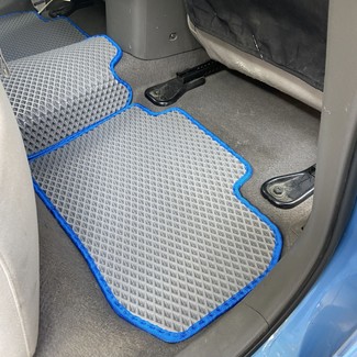 Коврики на Nissan Leaf (ZE0) 2009&nbsp;-&nbsp;2012 в Хабаровске
