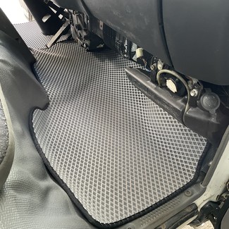 Ворсовые коврики на Isuzu ELF V широкая кабина 1993&nbsp;-&nbsp;2011 в Хабаровске