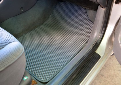 Коврики на Toyota Avensis I 1997 - 2002 в Хабаровске Коврики на Toyota Avensis I 1997 - 2002 в Хабаровске