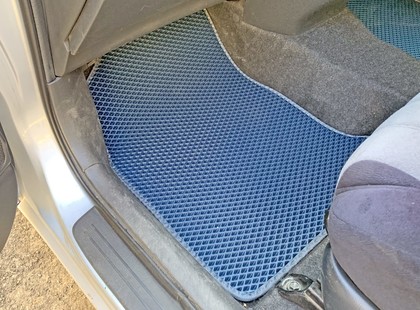 Коврики на Toyota Wish I 2003&nbsp;-&nbsp;2009 в Хабаровске