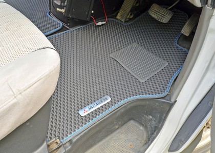 Ворсовые коврики на Mitsubishi Delica 4 1994&nbsp;-&nbsp;2007 в Хабаровске