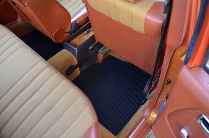 Коврики на Mercedes W123 1975&nbsp;-&nbsp;1986 в Хабаровске