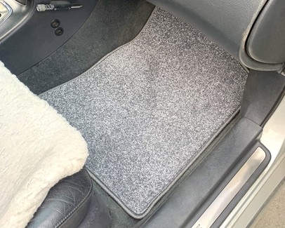 Коврики на Toyota Avensis II 2002 - 2008 в Хабаровске Коврики на Toyota Avensis II 2002 - 2008 в Хабаровске