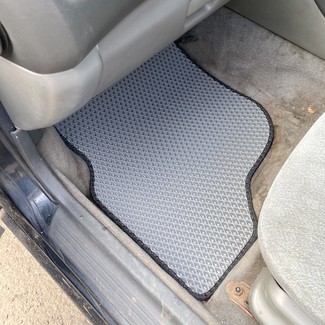 Ворсовые коврики на Mitsubishi Diamante II 1995 - 2005 в Хабаровске Ворсовые коврики на Mitsubishi Diamante II 1995 - 2005 в Хабаровске