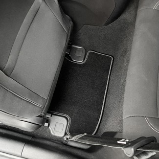 Коврики на Ford Mustang VI 2013&nbsp;-&nbsp;2023 в Хабаровске