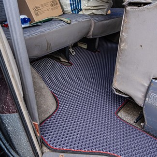 Ворсовые коврики на Mitsubishi Space Gear 1994 - 2007 в Хабаровске Ворсовые коврики на Mitsubishi Space Gear 1994 - 2007 в Хабаровске