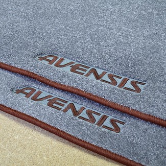 Коврики на Toyota Avensis II 2002 - 2008 в Хабаровске Коврики на Toyota Avensis II 2002 - 2008 в Хабаровске