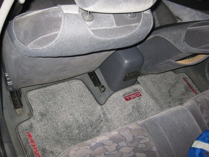 Коврики на Toyota Avensis I 1997 - 2002 в Хабаровске Коврики на Toyota Avensis I 1997 - 2002 в Хабаровске