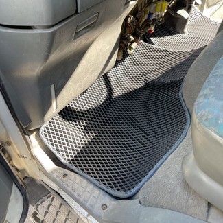 Ворсовые коврики на Mitsubishi Fuso Canter VII узкая кабина 2002&nbsp;-&nbsp;2017 в Хабаровске