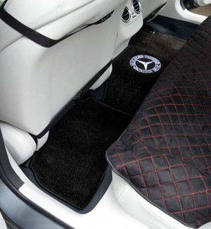 Ворсовые коврики на Mercedes C (W205) 2014 - 2023 в Хабаровске Ворсовые коврики на Mercedes C (W205) 2014 - 2023 в Хабаровске