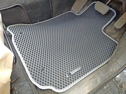 Коврики на Toyota Wish I 2003&nbsp;-&nbsp;2009 в Хабаровске