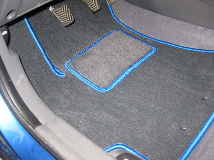 Ворсовые коврики на KIA Rio II 2005 - 2011 в Хабаровске Ворсовые коврики на KIA Rio II 2005 - 2011 в Хабаровске