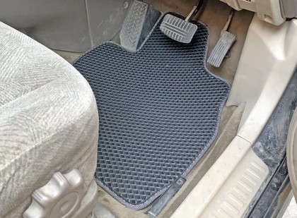 Коврики на Mitsubishi Chariot Grandis 1997&nbsp;-&nbsp;2003 в Хабаровске